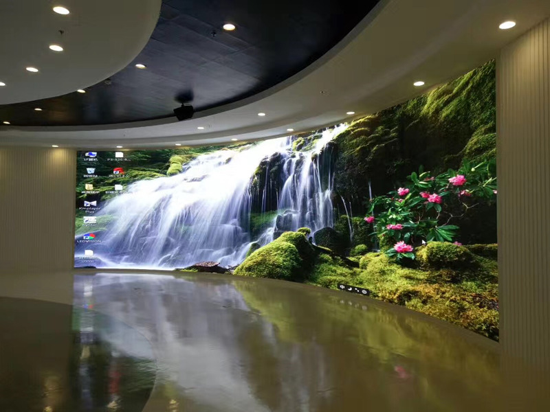 小間距尊時凱龍·(中國區)人生就是搏!顯示屏行業前景