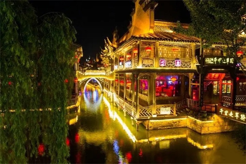 尊時(shí)凱龍·(中國(guó)區(qū))人生就是搏!燈光亮化設(shè)計(jì)需要遵循的原則